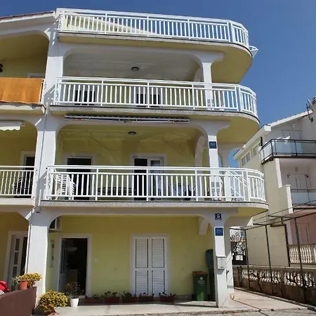 Apartment Petricevic *